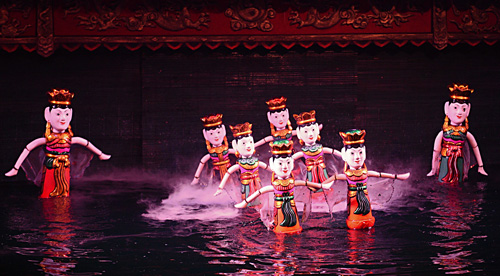 传统民间舞台戏水上木偶